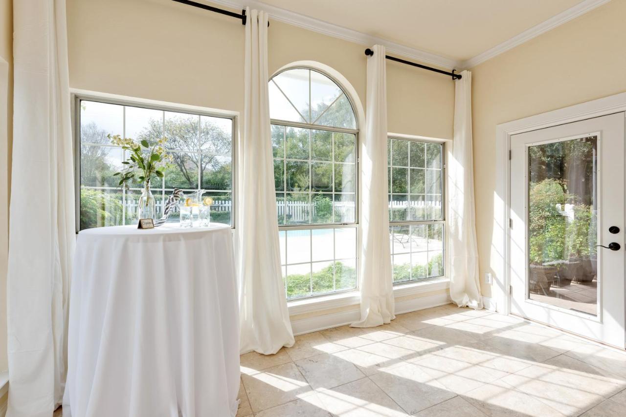 The Plantation House Boutique Inn Pflugerville Exterior photo